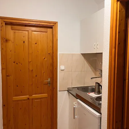Klassz Apartmanhaz Balatonfured Exterior photo