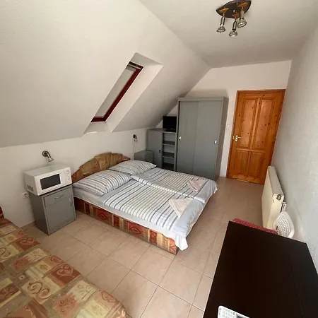 Klassz Apartmanhaz Balatonfured Exterior photo