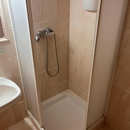 Klassz Apartmanhaz Balatonfured Exterior photo