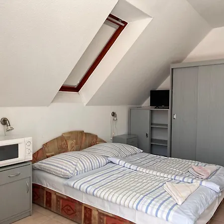 Klassz Apartmanhaz Balatonfured Exterior photo