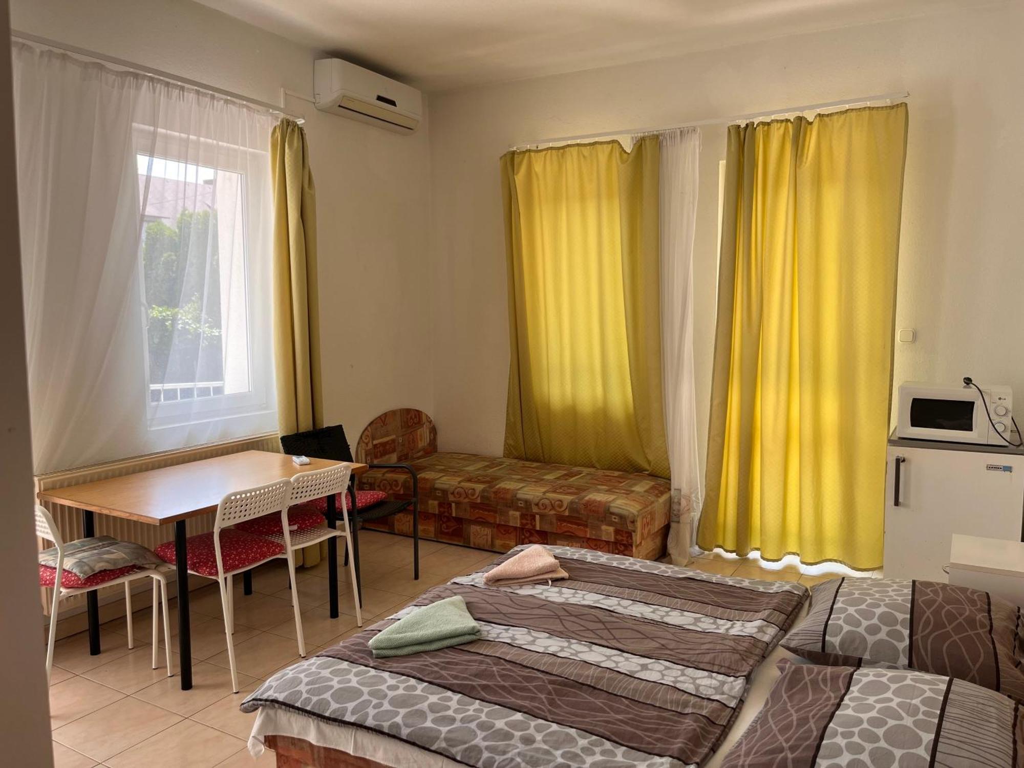 Klassz Apartmanhaz Apartment